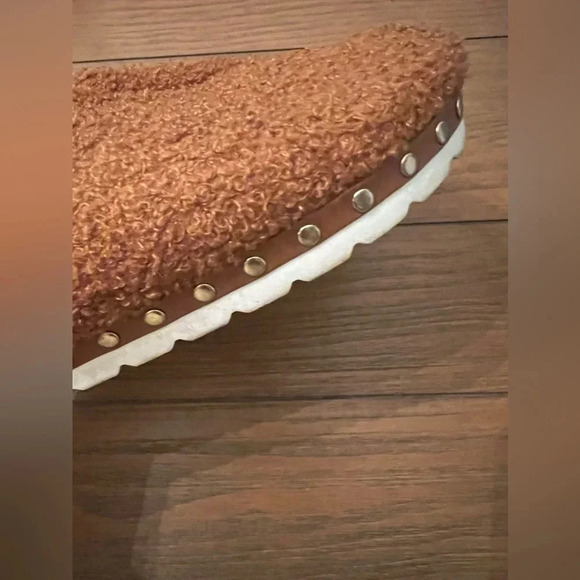 Steve Madden-Lehman Faux Fur Clogs size 7 - Picture 2 of 3